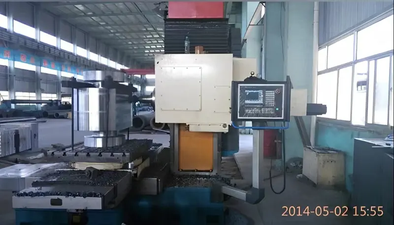 фрезерный станок с ЧПУ CNC milling machine