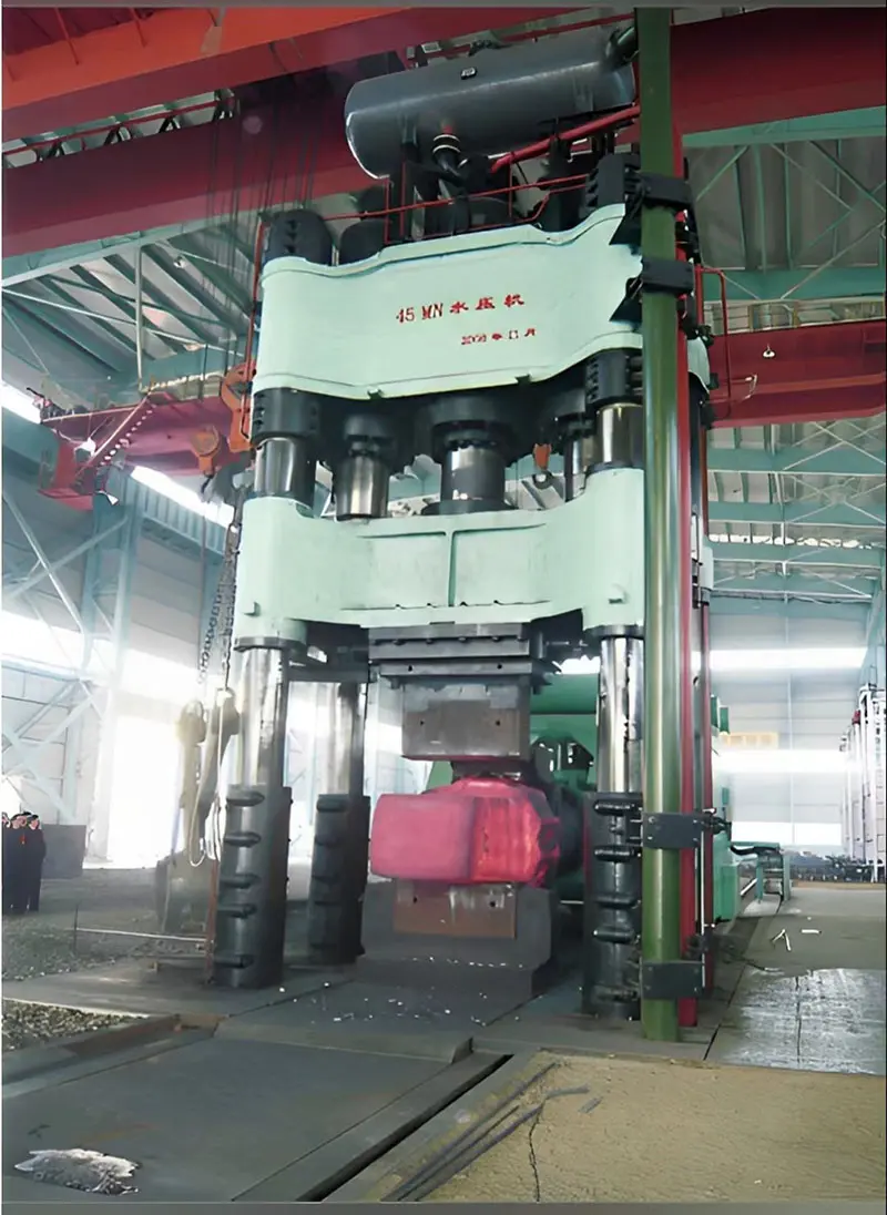 Кузнечный молот с гидравлическим прессом 4500T 4500T hydraulic press forging hammer